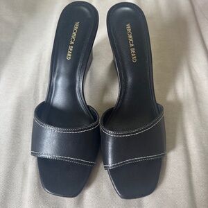 Veronica Beard black leather sandals